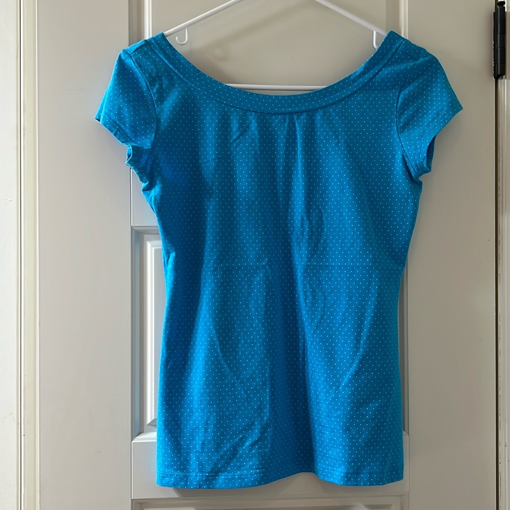 NY&Co Sky Blue polka dot boat neck top.